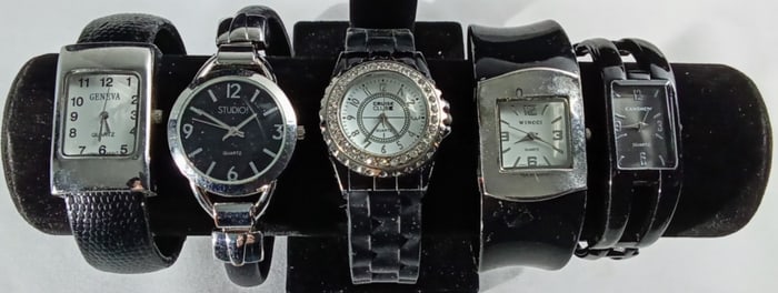 (5) CUFF FASHION BLACK WATCHES