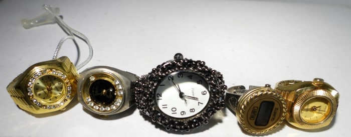 (5) MIXED LOT RING WATCHES