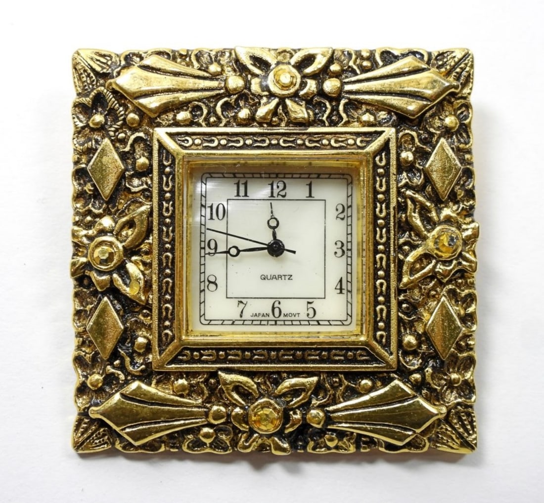 ORNATE GOLD TONE CLOCK/WATCH: Gold tone ornate watch brooch, untested as to working or not, may need a new battery