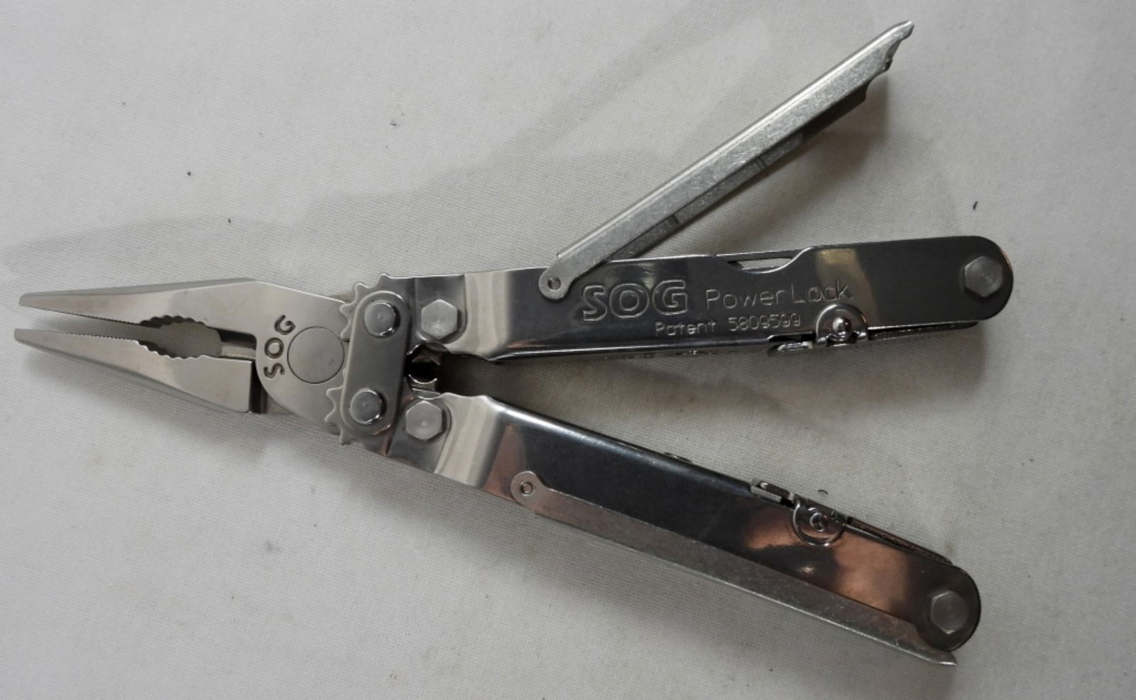 SOG SPECIALTY TOOLS (1 of 3)