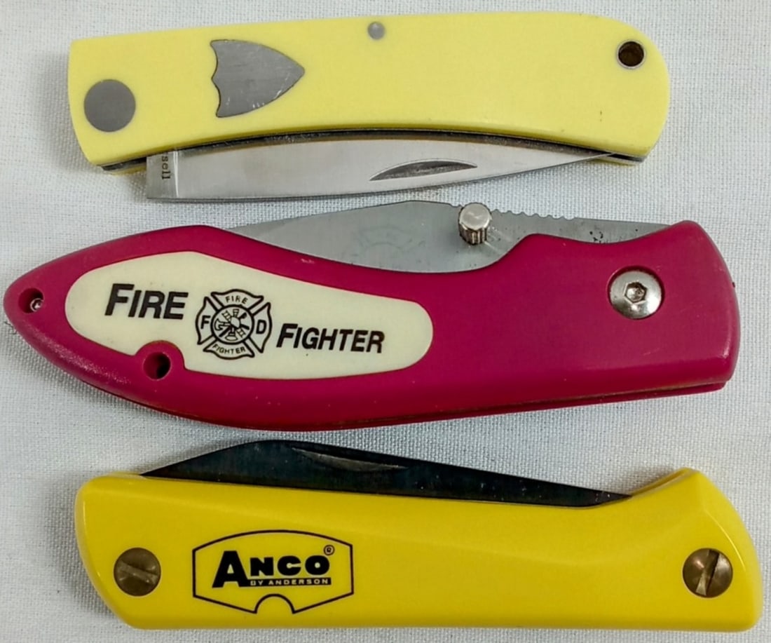 (3) SINGLE BLADE LOCK-BACK KNIVES (1 of 2)