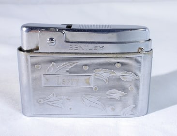 VINTAGE BENTLEY LIFT-ARM LIGHTER