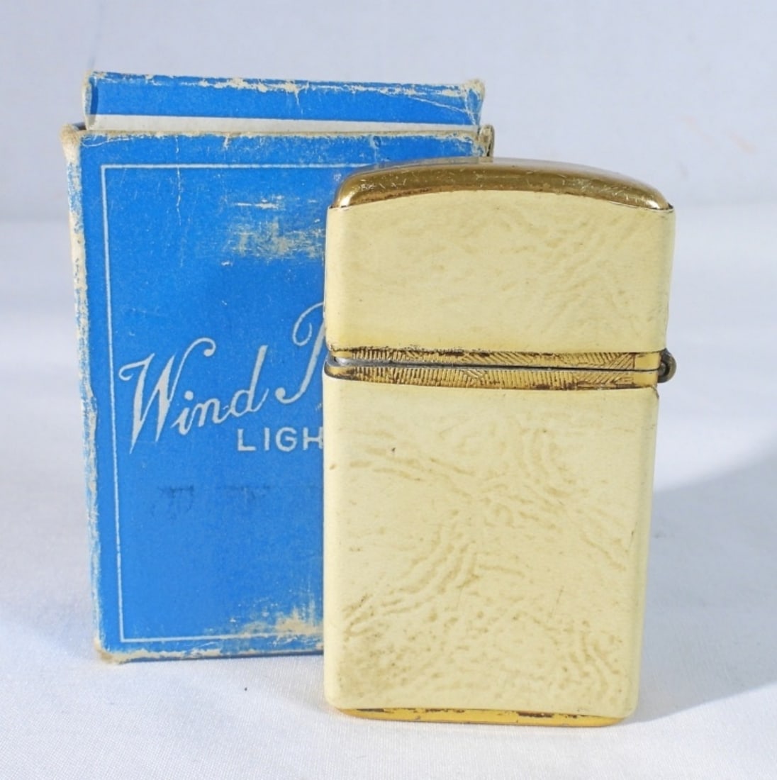 VINTAGE STORM KING LIGHTER (1 of 4)