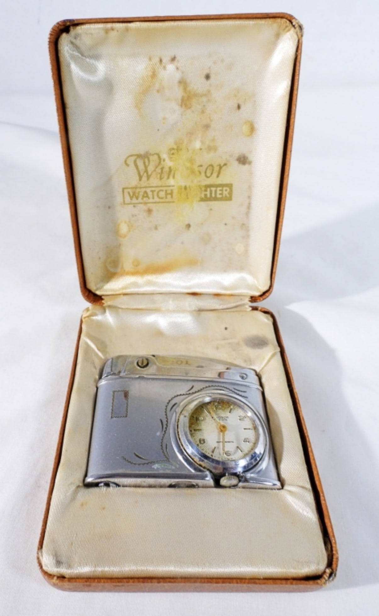 VINTAGE WINDSOR ARM LIFT LIGHTER (1 of 5)