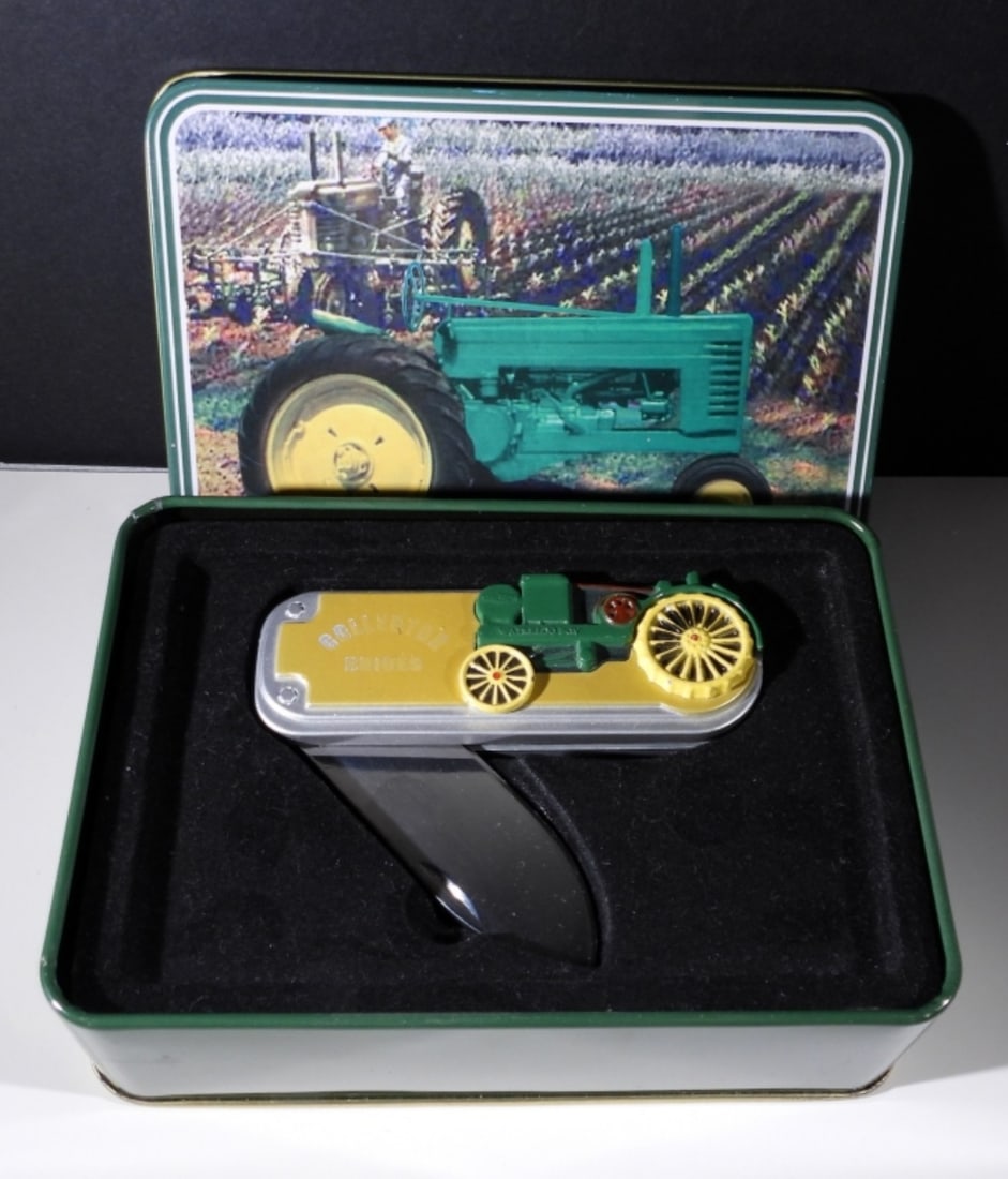 JOHN DEERE COLLECTORS KNIFE in TIN (1 of 3)