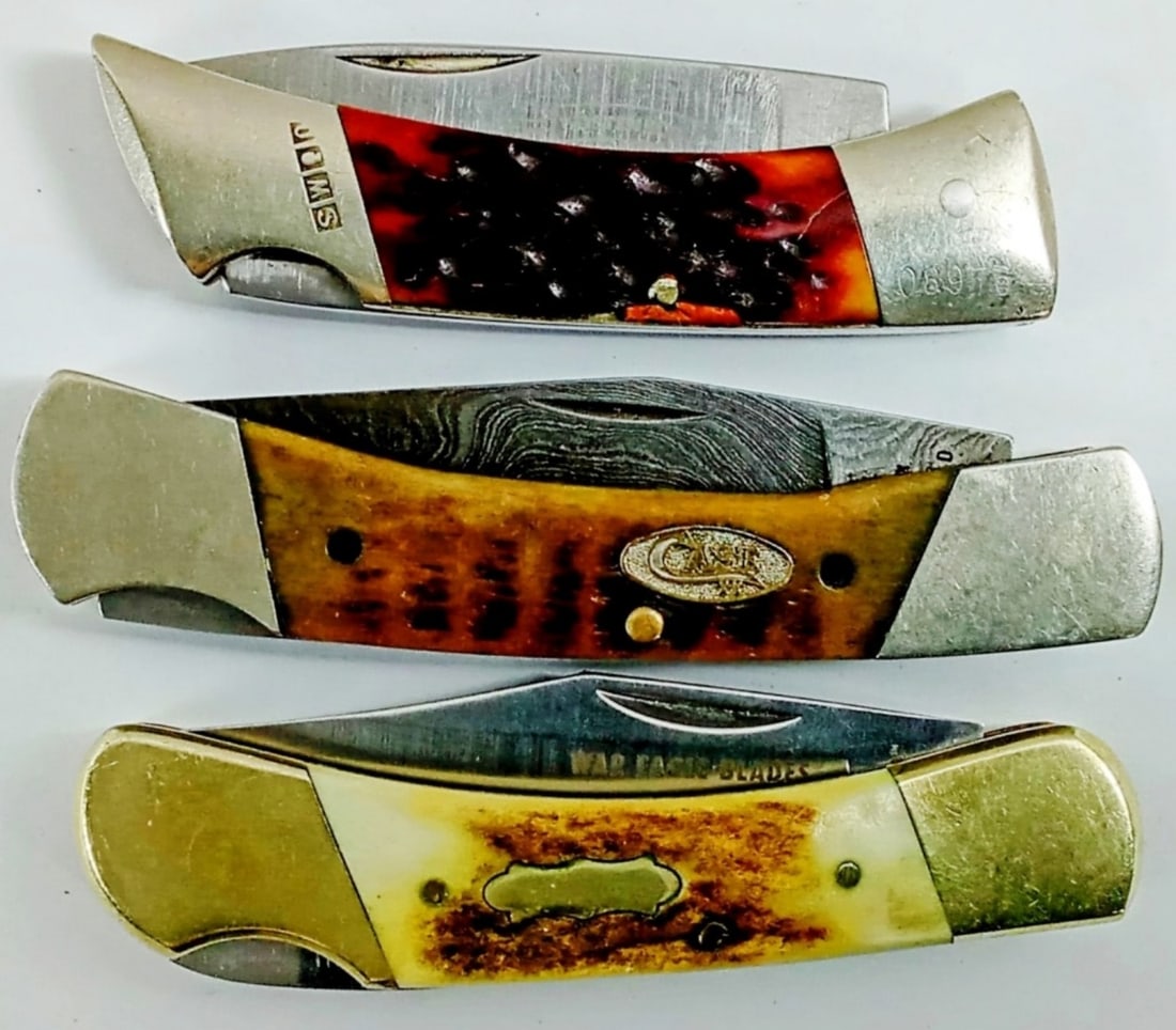 (3) MIXED LOT LOCK BACK POCKET KNIVES: LIKE NEW BONE HANDLES MED SIZES