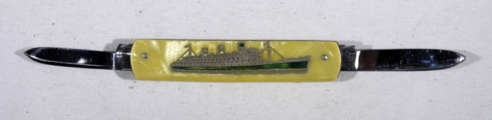 R.M.S. QUEEN MARY SOUVENIR KNIFE (1 of 2)
