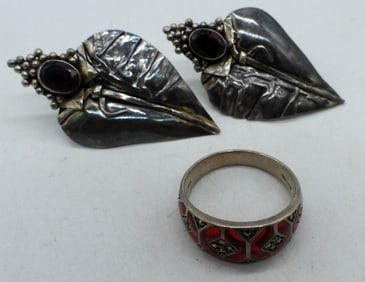 GARNET, GLASS & STERLING RING / EARRINGS