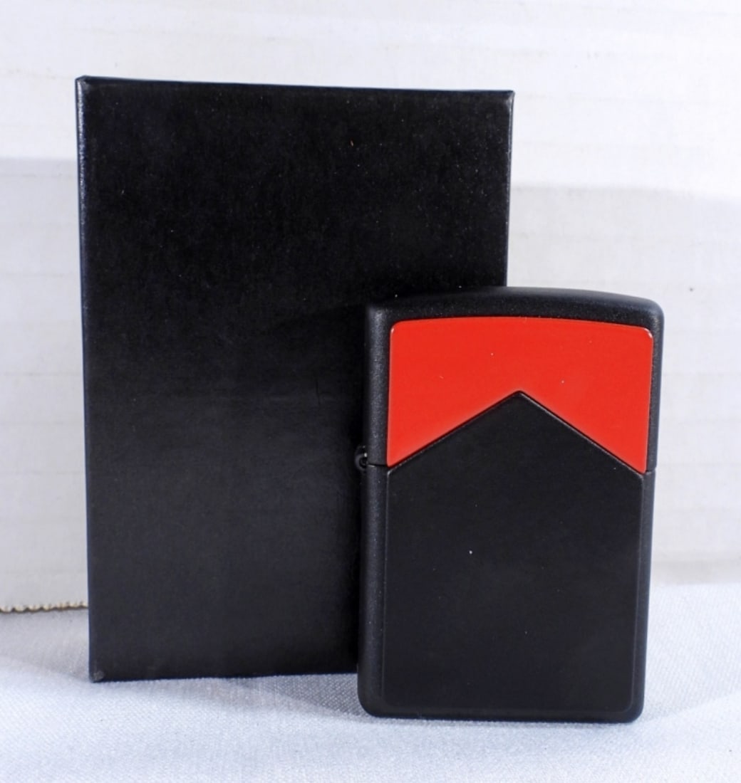 1996 Sealed Zippo Marlboro Red Roof: In a box and sealed