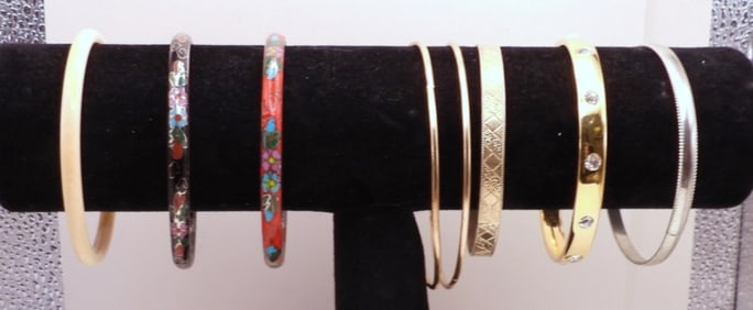 8 Fashion Bangles