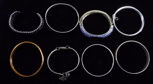 8 Bracelets
