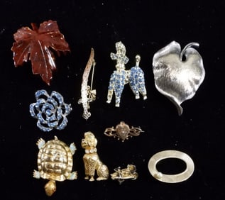 10 Mixed Lot Of Brooches