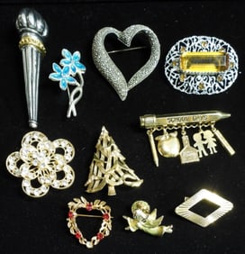 10 Mixed Lot Of Brooches