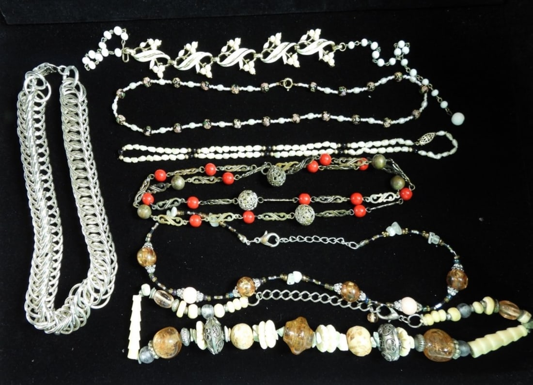 7 Mixed Lot Of Necklaces: Change up your style