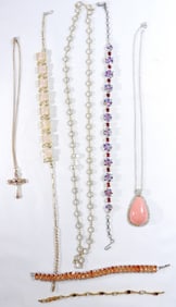 5 Necklaces And 2 Bracelets