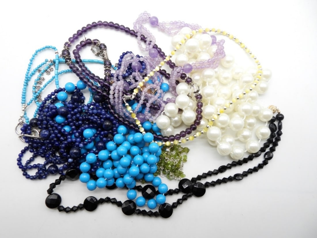 10 Mixed Lot Of Beaded Necklaces: Mixed colors