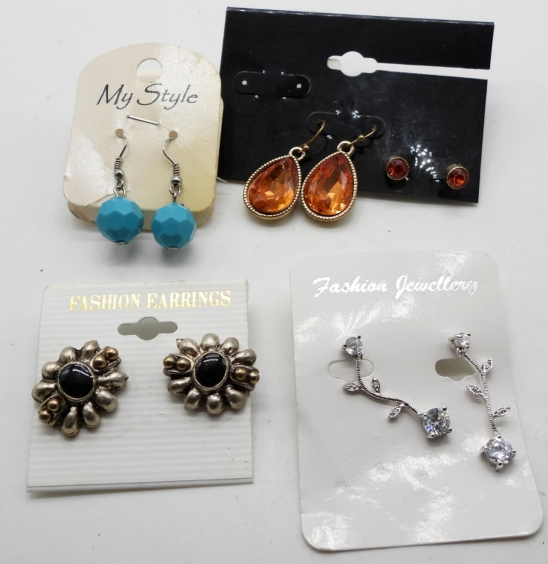 5 Pair Of Stud Earrings: Some like new