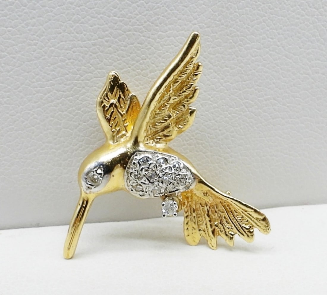14K Hummingbird Diamond Pin: 14k Yellow Gold Diamond Hummingbird, 1". 11 Or 12 small diamonds. (1.9 DWT)