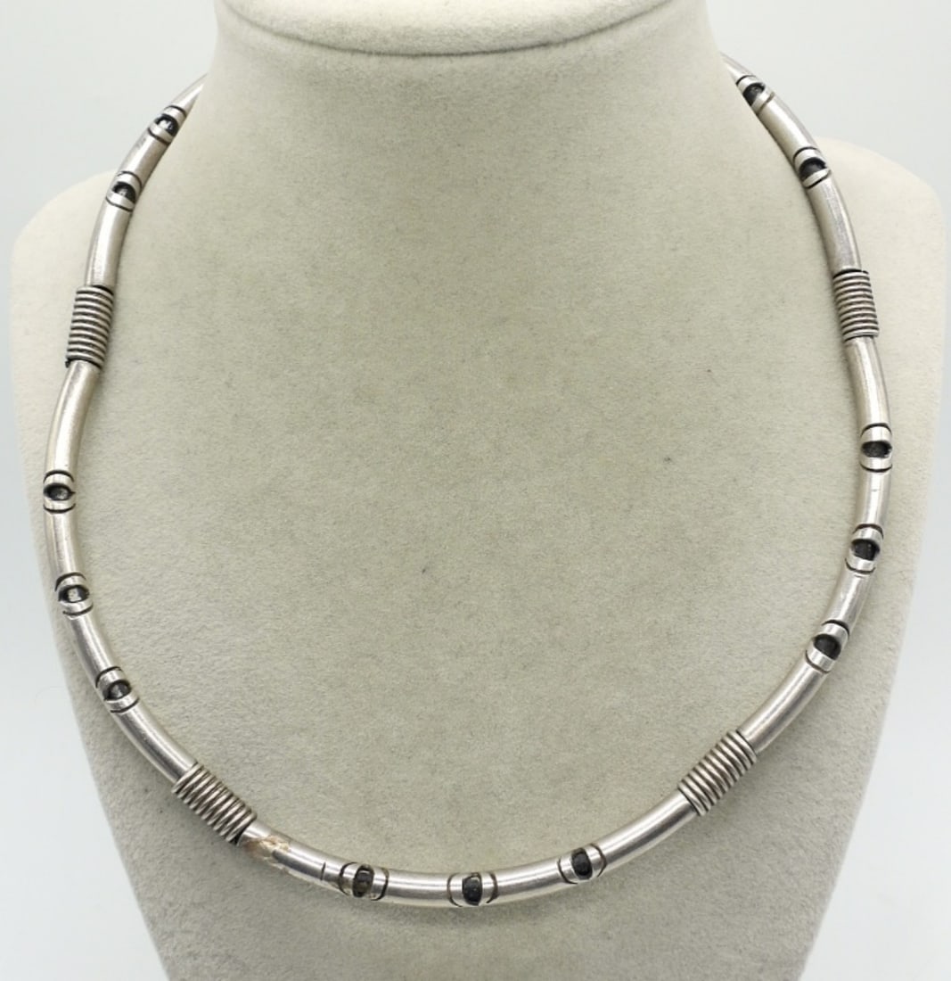 Taxco Sterling Necklace: Vintage sterling Taxco Mexico necklace. 18", TC-223 (31.4 DWT)