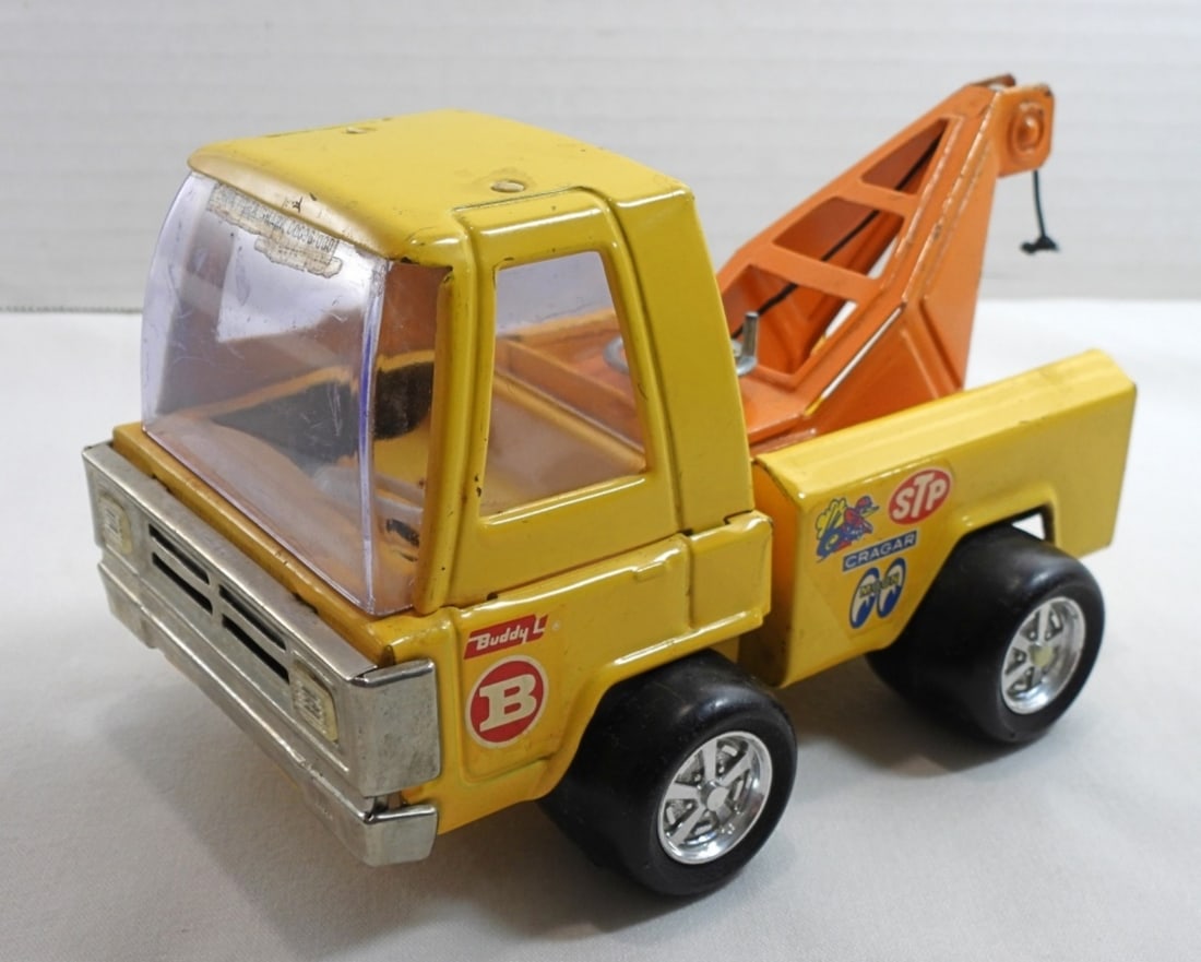 Buddy L Jr Tow Truck: About 6 inches long. Top of the hood is missing lights. In fair to good condition, preowned.