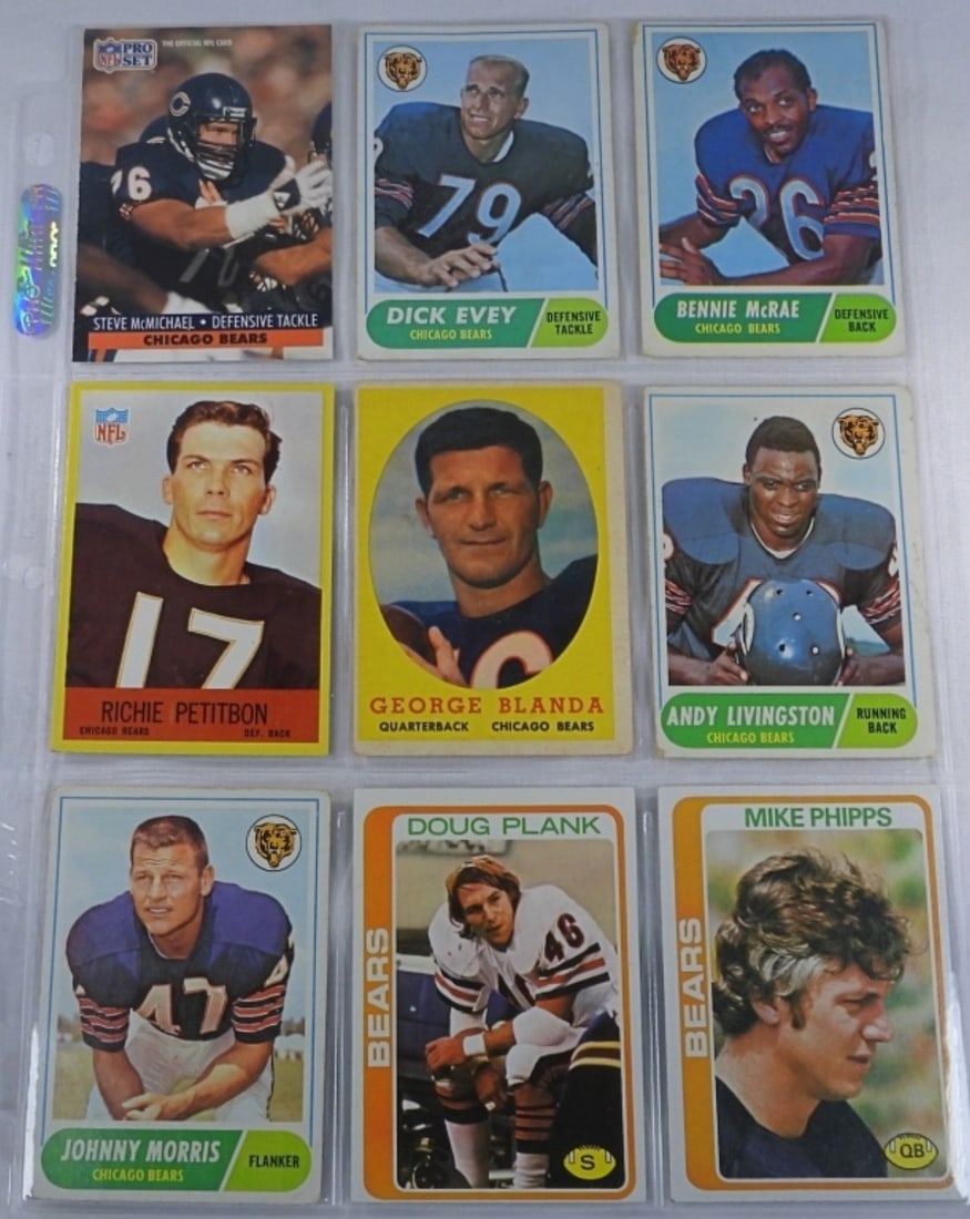 Chicago Bears Card Collection: Mixed collection of Bears, Fair to good condition