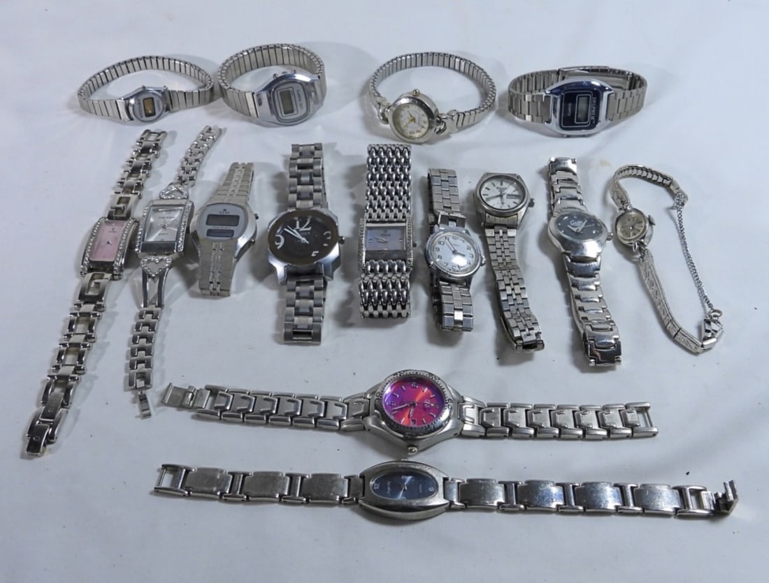 15 Women's Silver Tone Watches (1 of 1)