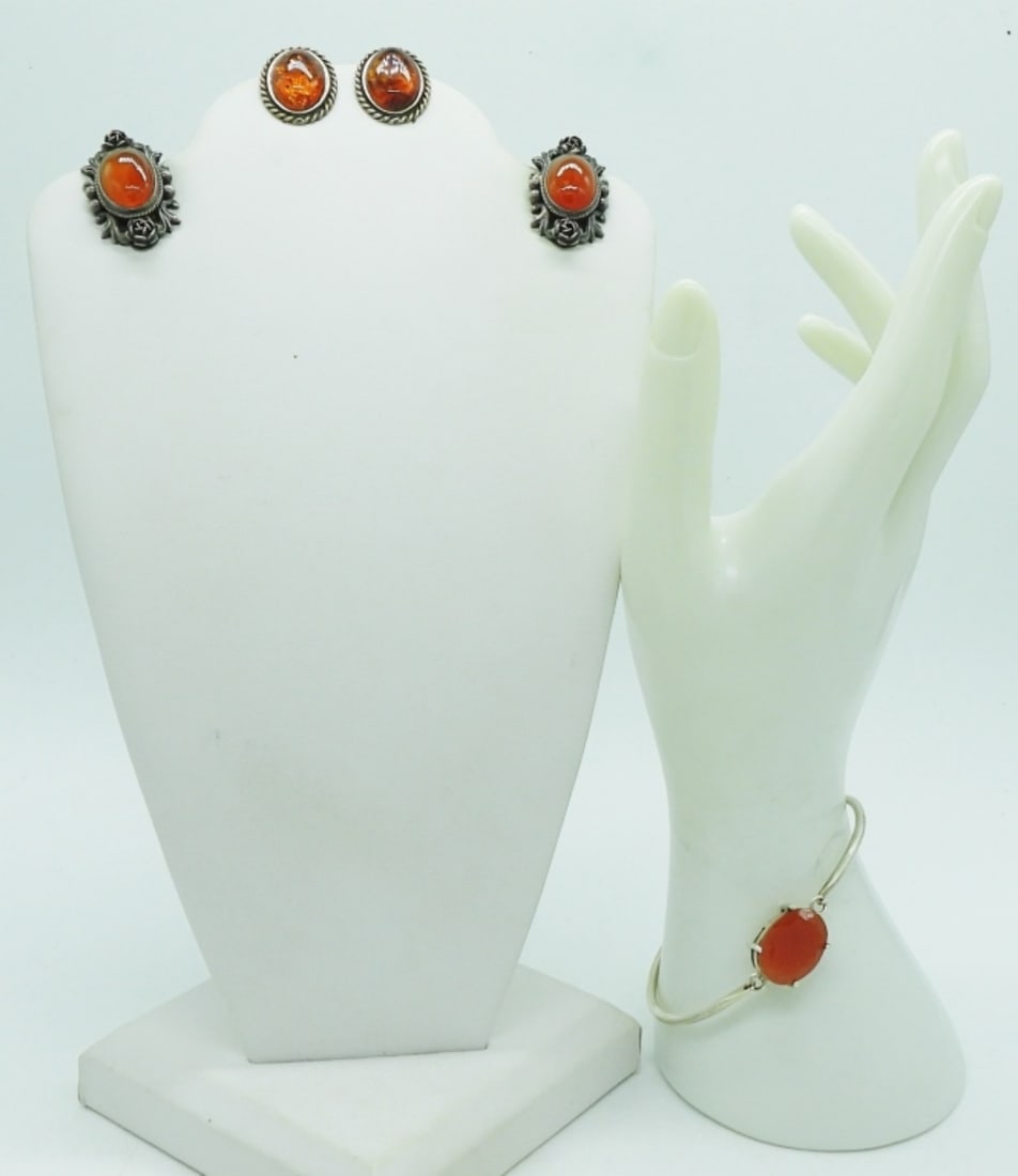 Carnelian & Amber Bracelet & Earrings 925: Sterling bracelet with carnelian gemstone, vintage clip on earrings with carnelian. Amber clip on earrings. (23.4 DWT)