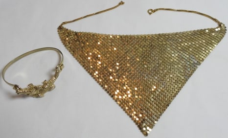 (1) Necklace (1) Bracelet