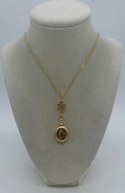 Beautiful Gold Tone Locket