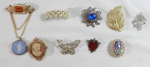 10 Woman's Pins and Brooches