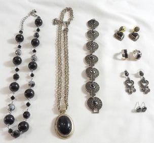 7 Black Theme Jewelry
