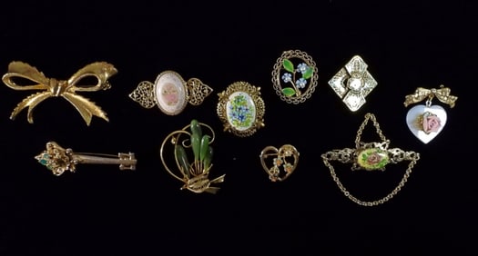 10 Gold-tone Brooches