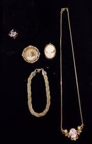 Mixed Vintage Brooch Lot
