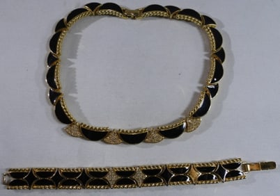 Necklace and bracelet set