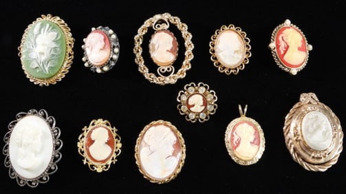 (11) Mixed Lot Of Cameo Brooches, Pendants