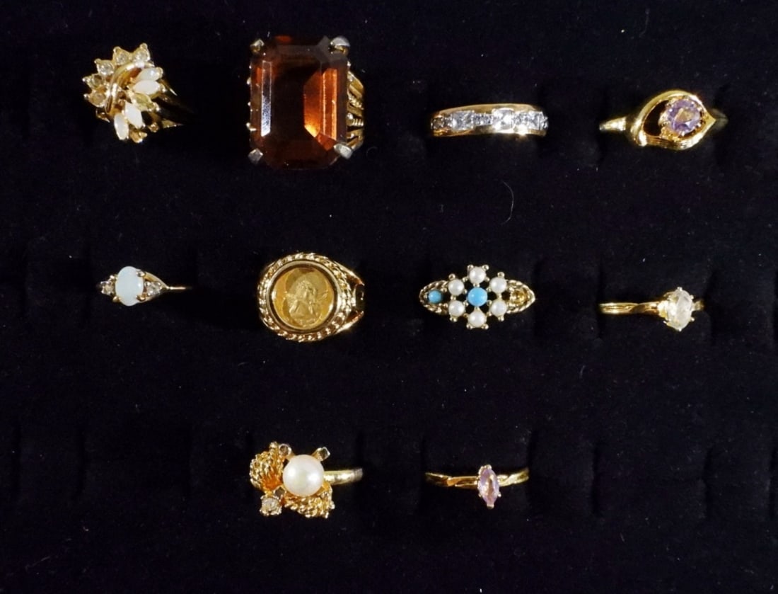 10 Gold-tone Women's Rings (1 of 1)