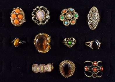 Mixed lot of 11 Rings