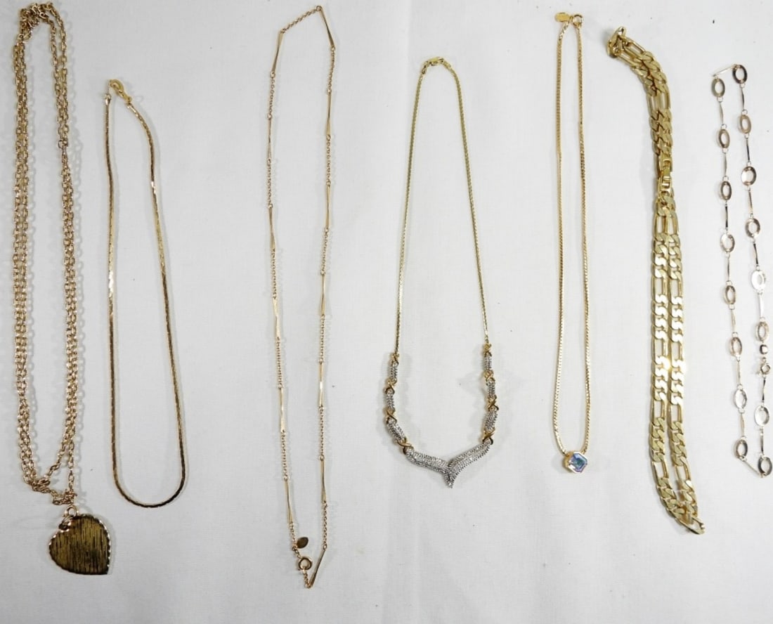 7 Gold Tone Necklaces (1 of 1)
