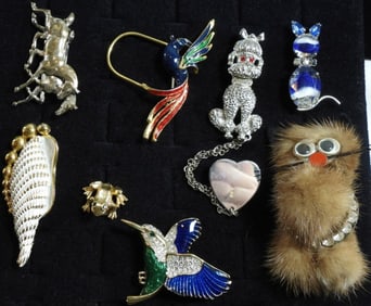 (8) Animal Pins