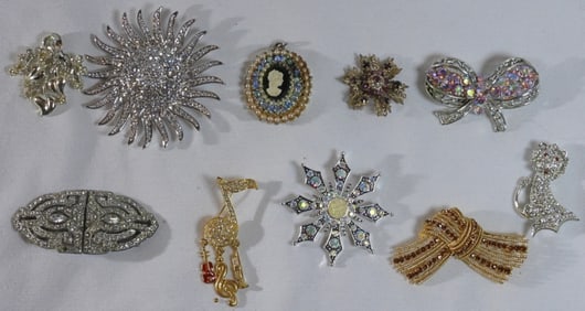 10 Sparkly Pins and Brooches