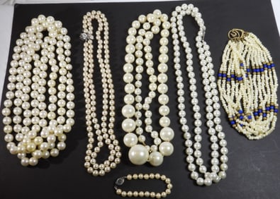 Faux Peral Necklace and Bracelet