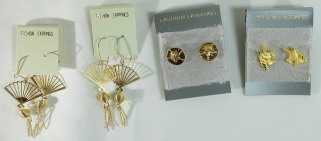 4 Sets Of Women's Earrings