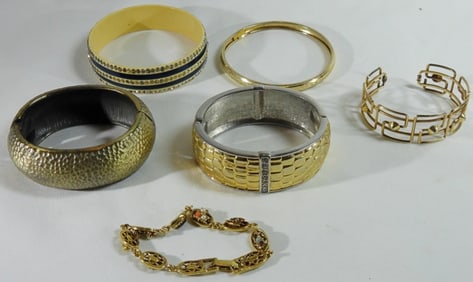 6 Women's Bracelets