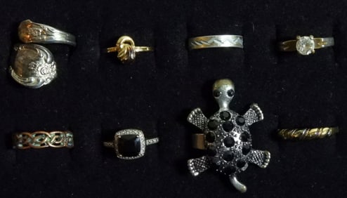 Mixed Lot Of 7 Women's Rings