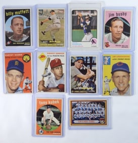 Mixed Lot Of 10 Baseball Cards