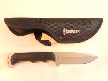 Gerber Fixed Blade Knife With Black Sheath