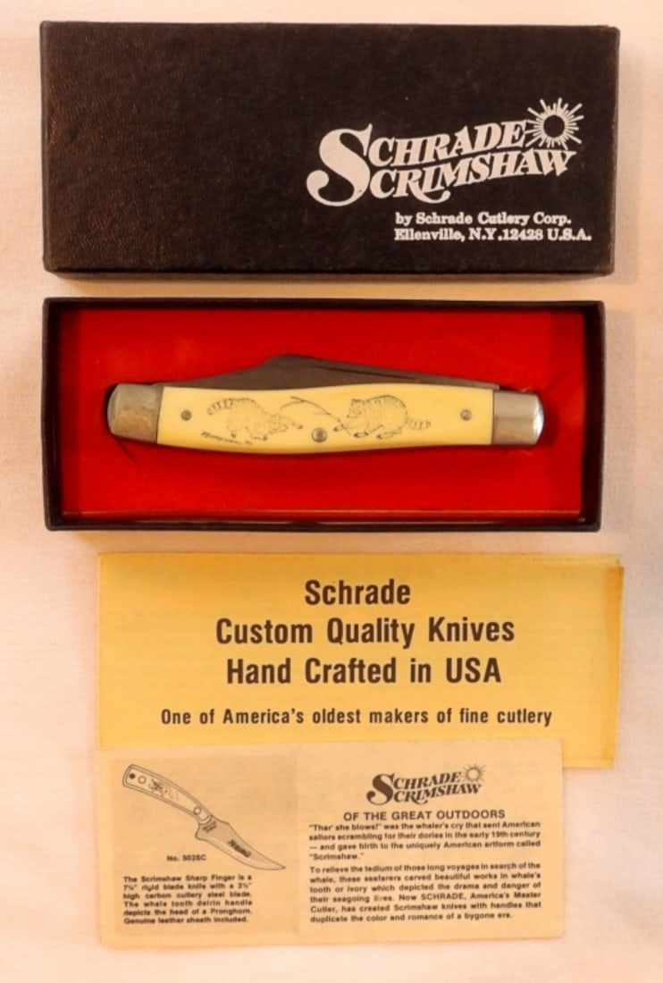 Schrade Racoon Pocket Knife (1 of 3)