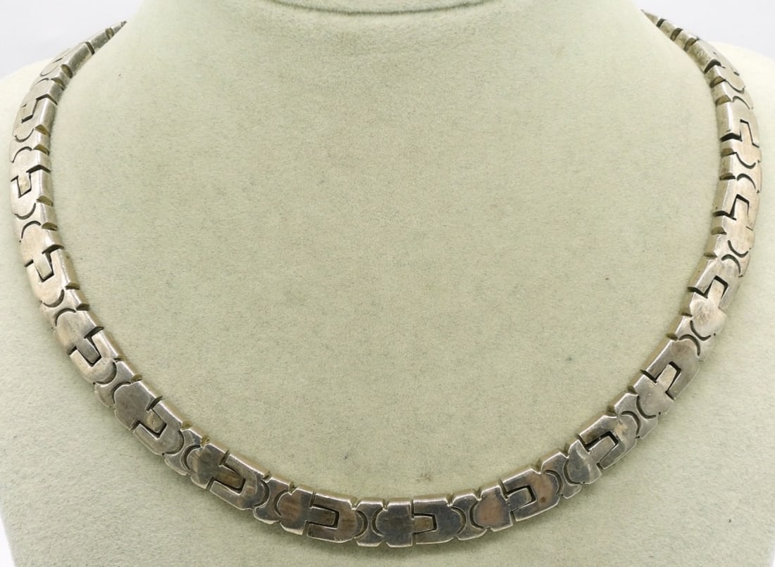Heavy Taxco Sterling Necklace: Heavy Taxco Mexico Sterling Necklace. 18". Marked "TC-105 925 Mexico". (67 dwt)