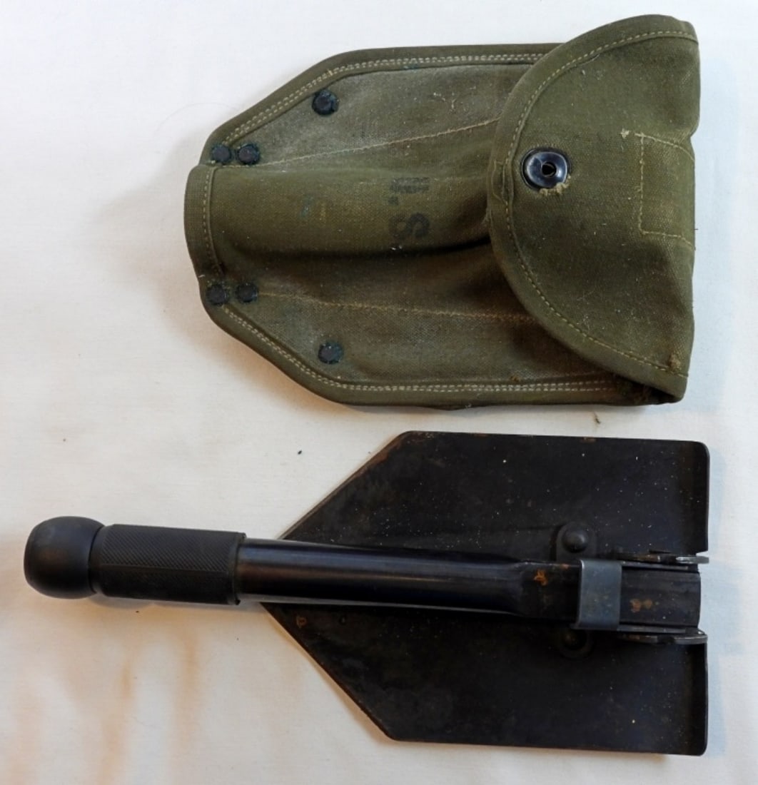 1950s U.S. Army Shovel Pouch Modern Shovel: 1950s U.S. Army shovel pouch with a modern unbranded trench shovel