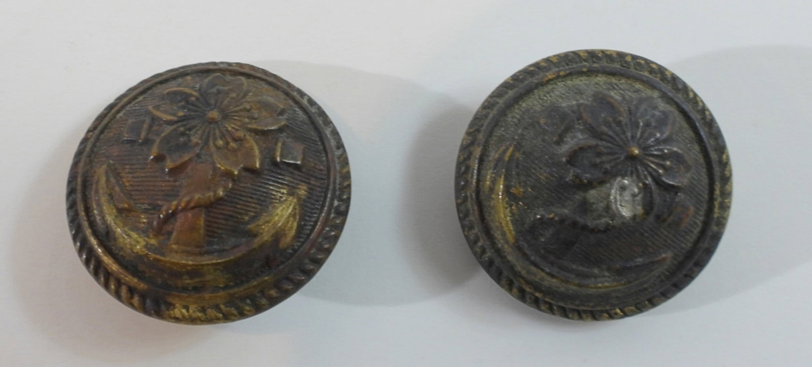 2 Japanese WWII Buttons: WWII Japanese Naval Buttons 2